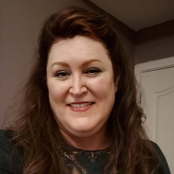 Meet the Posher Other - Meet your Posher, Debbie